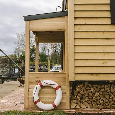 SaltfordIsland Hut - Outdoor Bath Tub, Firepit And Water Equipmentアパートメント エクステリア 写真