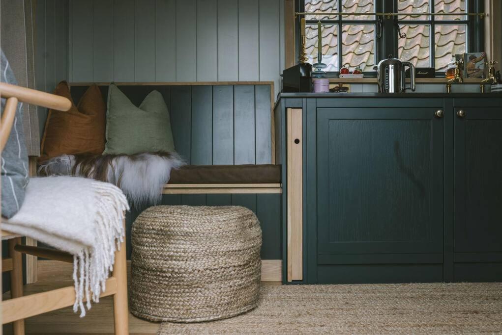 SaltfordIsland Hut - Outdoor Bath Tub, Firepit And Water Equipmentアパートメント エクステリア 写真