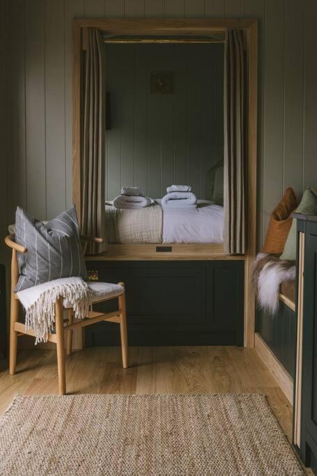 SaltfordIsland Hut - Outdoor Bath Tub, Firepit And Water Equipmentアパートメント エクステリア 写真