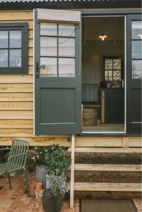 SaltfordIsland Hut - Outdoor Bath Tub, Firepit And Water Equipmentアパートメント エクステリア 写真