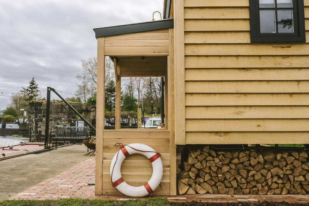 SaltfordIsland Hut - Outdoor Bath Tub, Firepit And Water Equipmentアパートメント エクステリア 写真